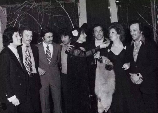 İzzet Günay, Kartal Tibet, Engin Çağlar, Adnan Şenses, Emel Sayın, Ayhan Işık, Romalı Perihan, Sadri Alışık