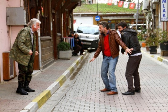 Sadık Gürbüz, Ahmet Kural, Murat Cemcir 'Kardeş Payı' dizisinde.