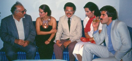 Yaşar Kemal, Müjde Ar, Zülfü Livaneli, Nükhet Duru, Tarık Akan (Fotoğraf: Namık Koça Arşivi)