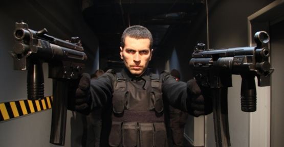 'Kaos: Örümcek Ağı' filminin galası yapıldı