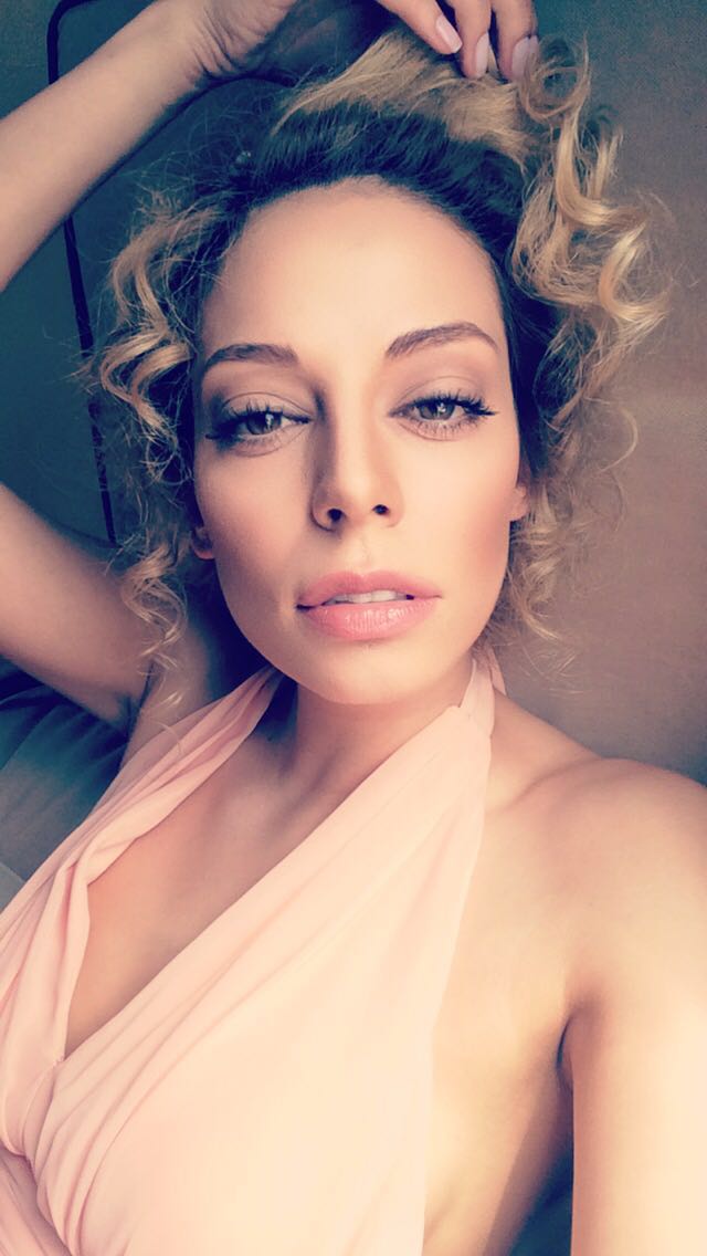 туче карабаджак. туче карабаджак. тугче карабаджак вес. тугче кумрал. актриса тугче карабаджак.