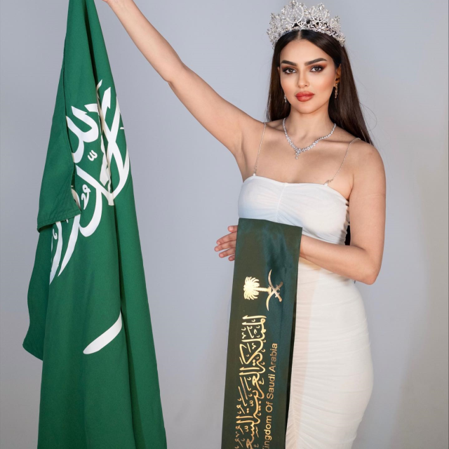 İşte Suudi Arabistan güzeli Rumi Al-Qahtani'nin pozları - MagazinSortie.com