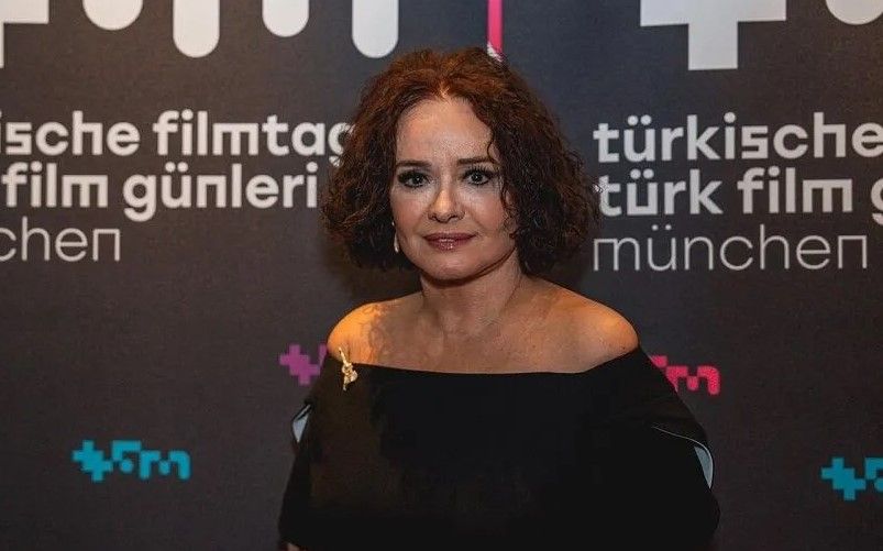 Mujde Ar Berlin Kapak