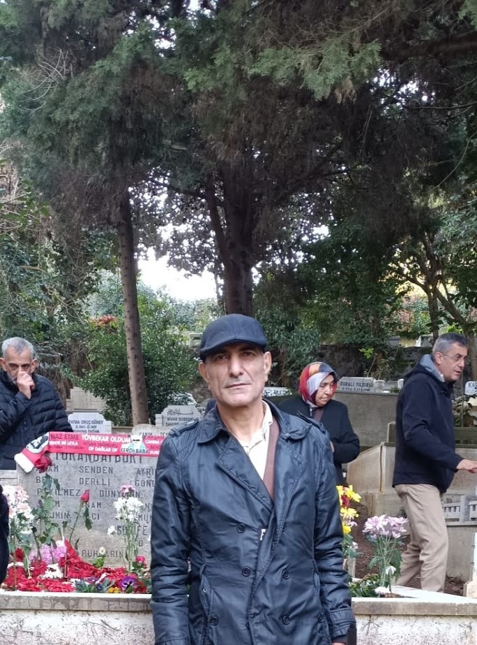 Veysel Bogatepe Yenikoy'de Ferdi Tayfur'un Mezarını Ziyaret Etti