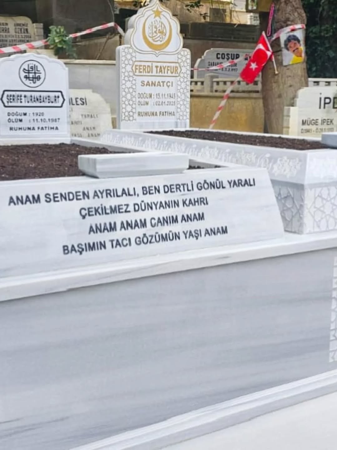 Ferdi Tayfur Kabristanı 3