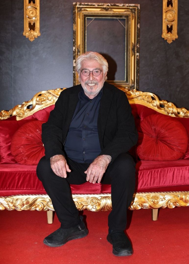 Erdal Ozyagcilar Galada Akm-2