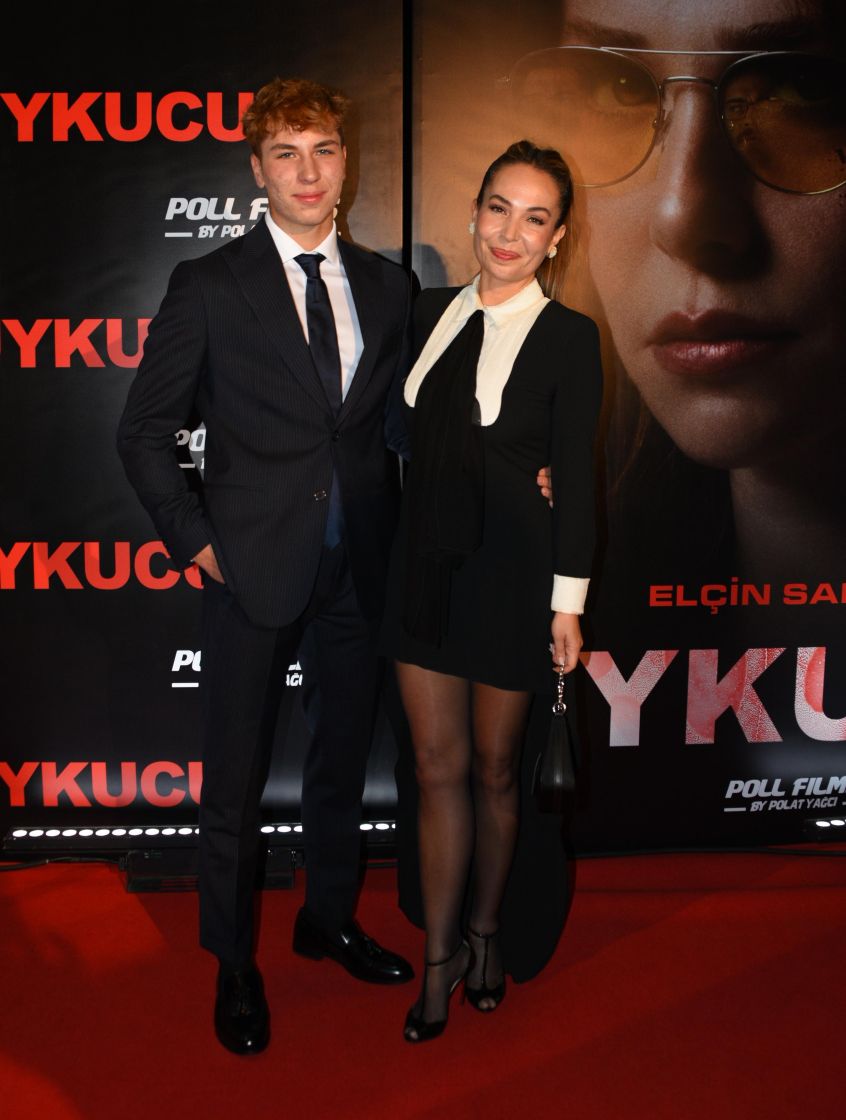 Esra Ronabar Mavi Ruzgar