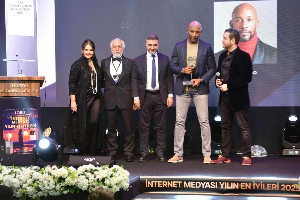 Medya Magazinci Kick Boks Şampiyonu Red Cairo Uluslararası Aksiyon Yıldızı Ödülü Aldı