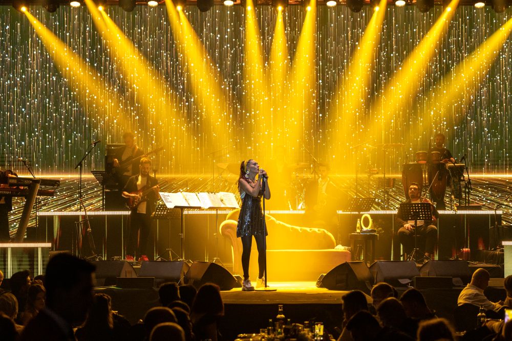 Yıldız Tilbe Grand Saphire (3)