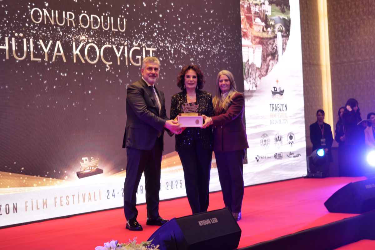 Hülya Koçyiğit Onur Ödülü P1399754
