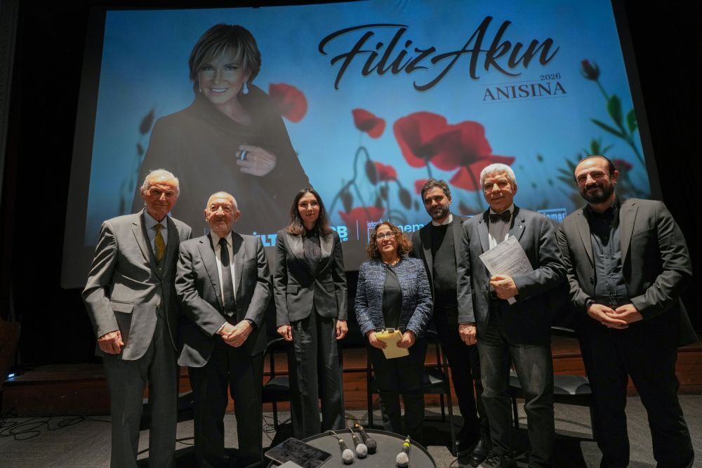 Ediz Hun Filiz Akın Snt07417