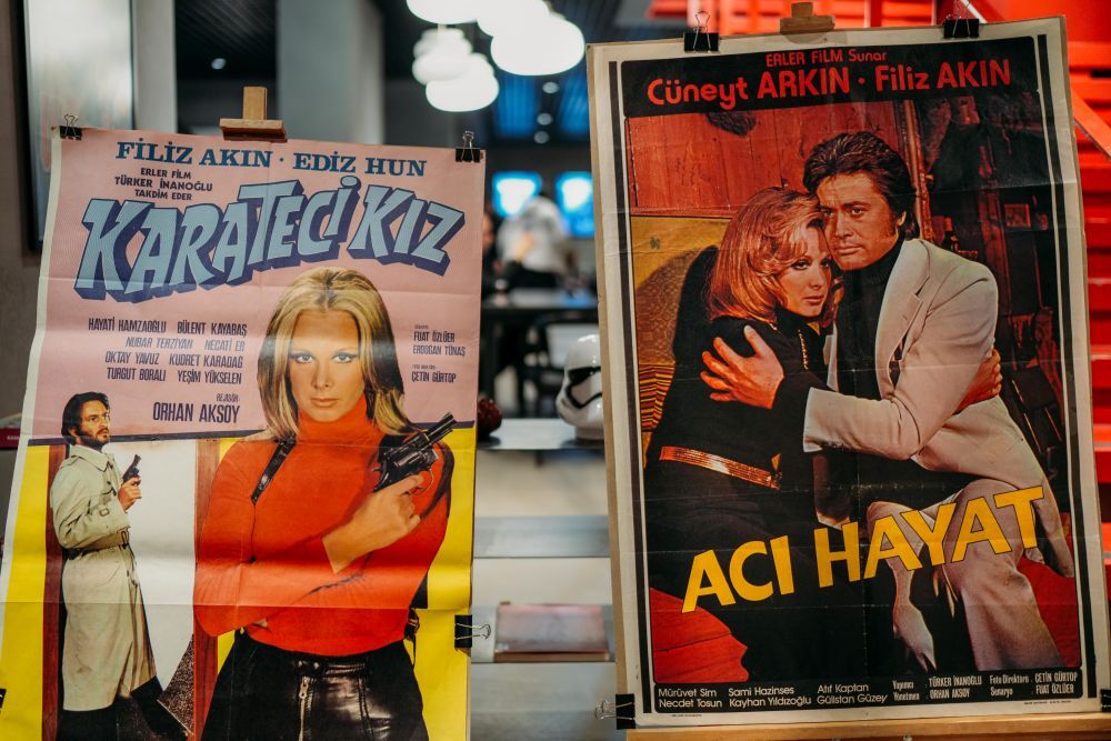 Filiz Akın Afişleri Snt07059