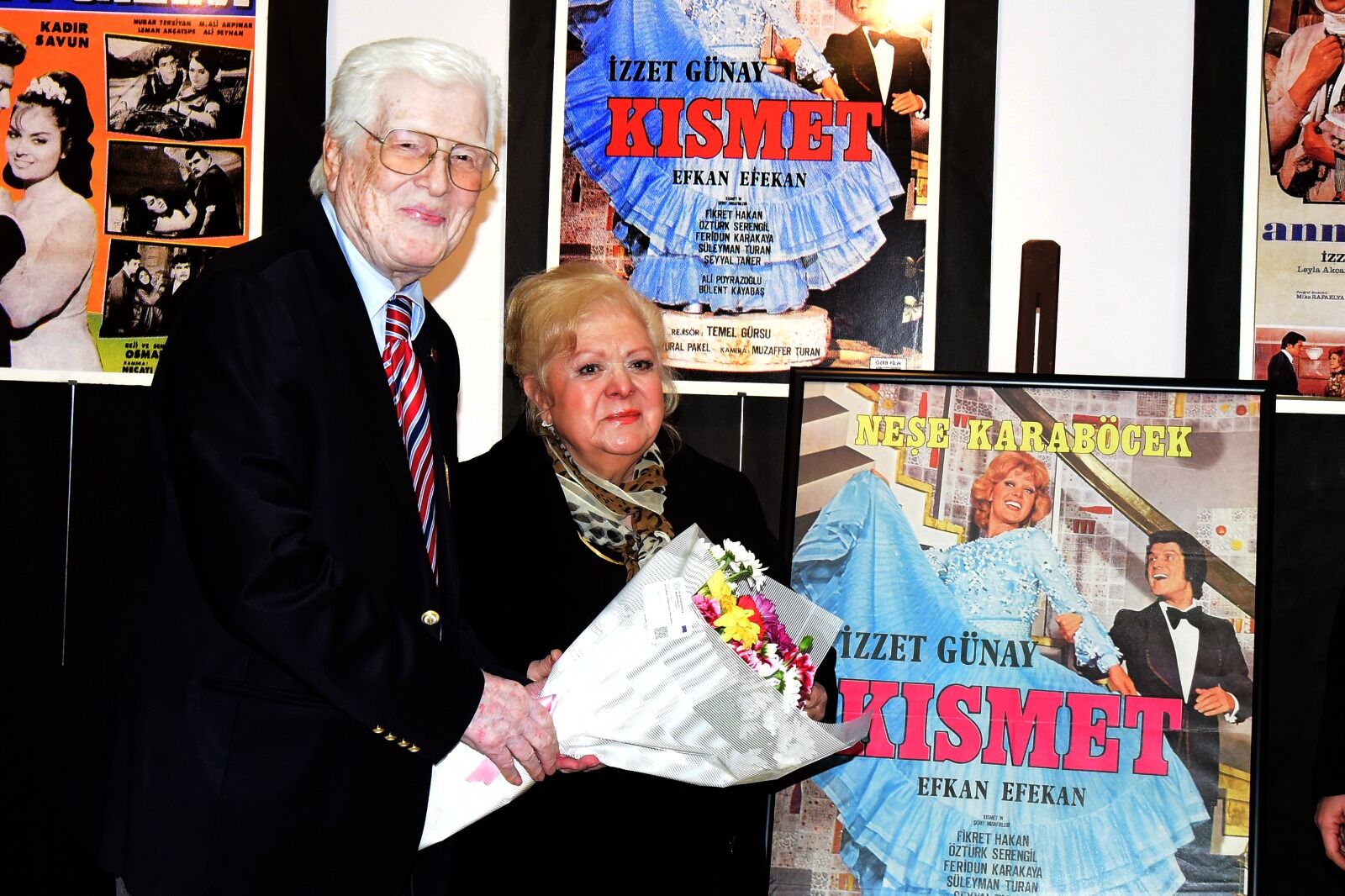 İzzet Günay Neşa Karaböcek 1000091119