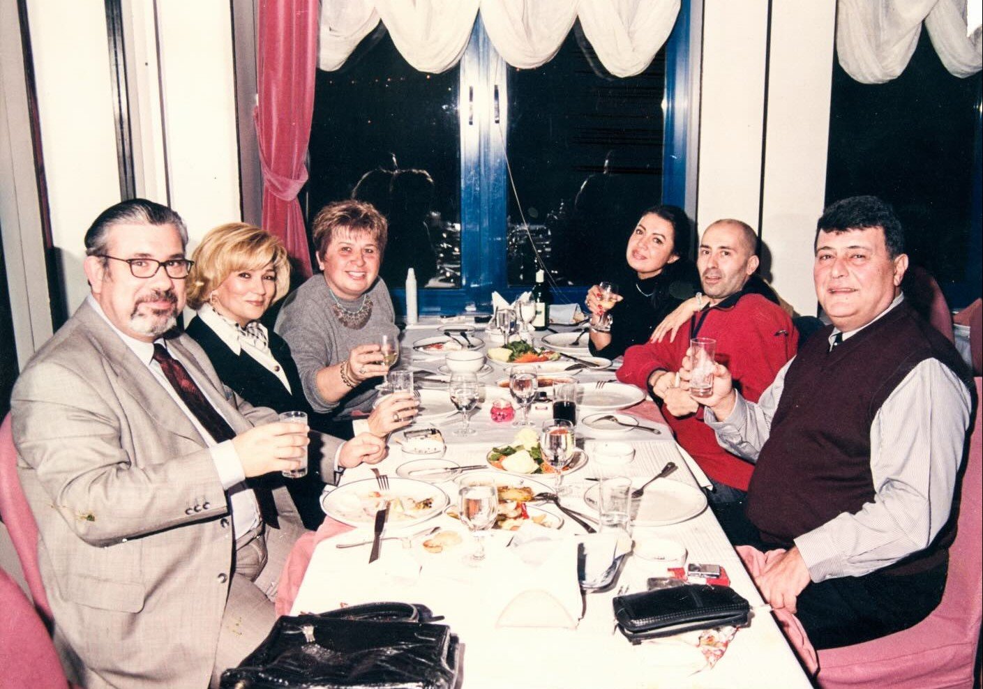 Ülkü Aker, Seyyal Taner, Ferdi Özbeğen