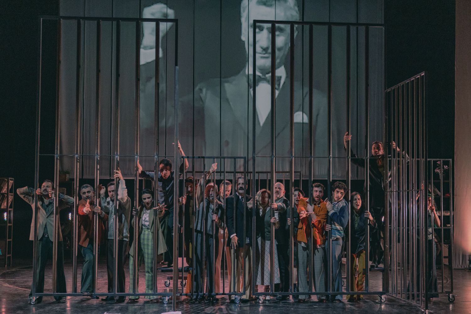 Yılmaz Güney Anne Kafamda Bit Var Emrl3188