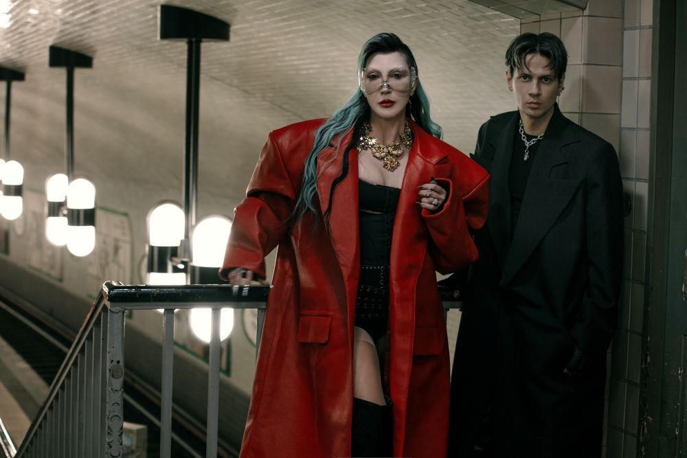 Hande Yener & Madri̇gal Ego Görsel 1