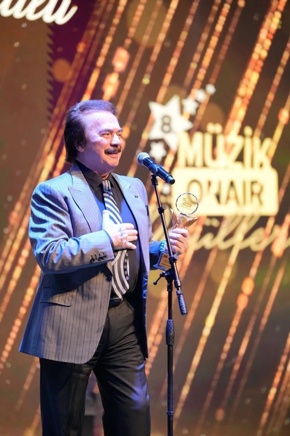 Orhan Gencebay Muzikonair Odulu 9Sjsjyxr