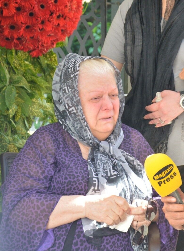 Neşe Karaböcek 12