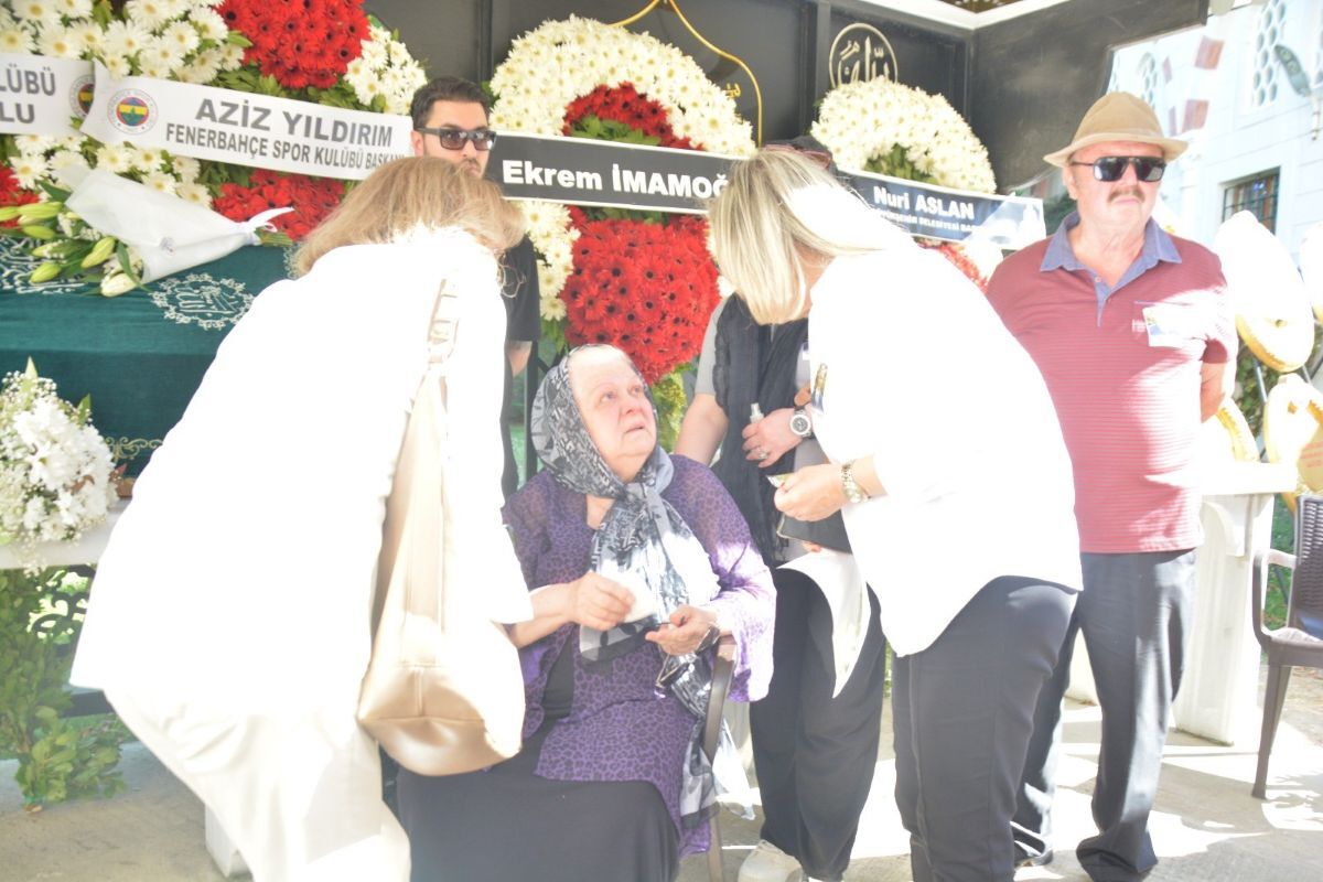 Neşe Karaböcek
