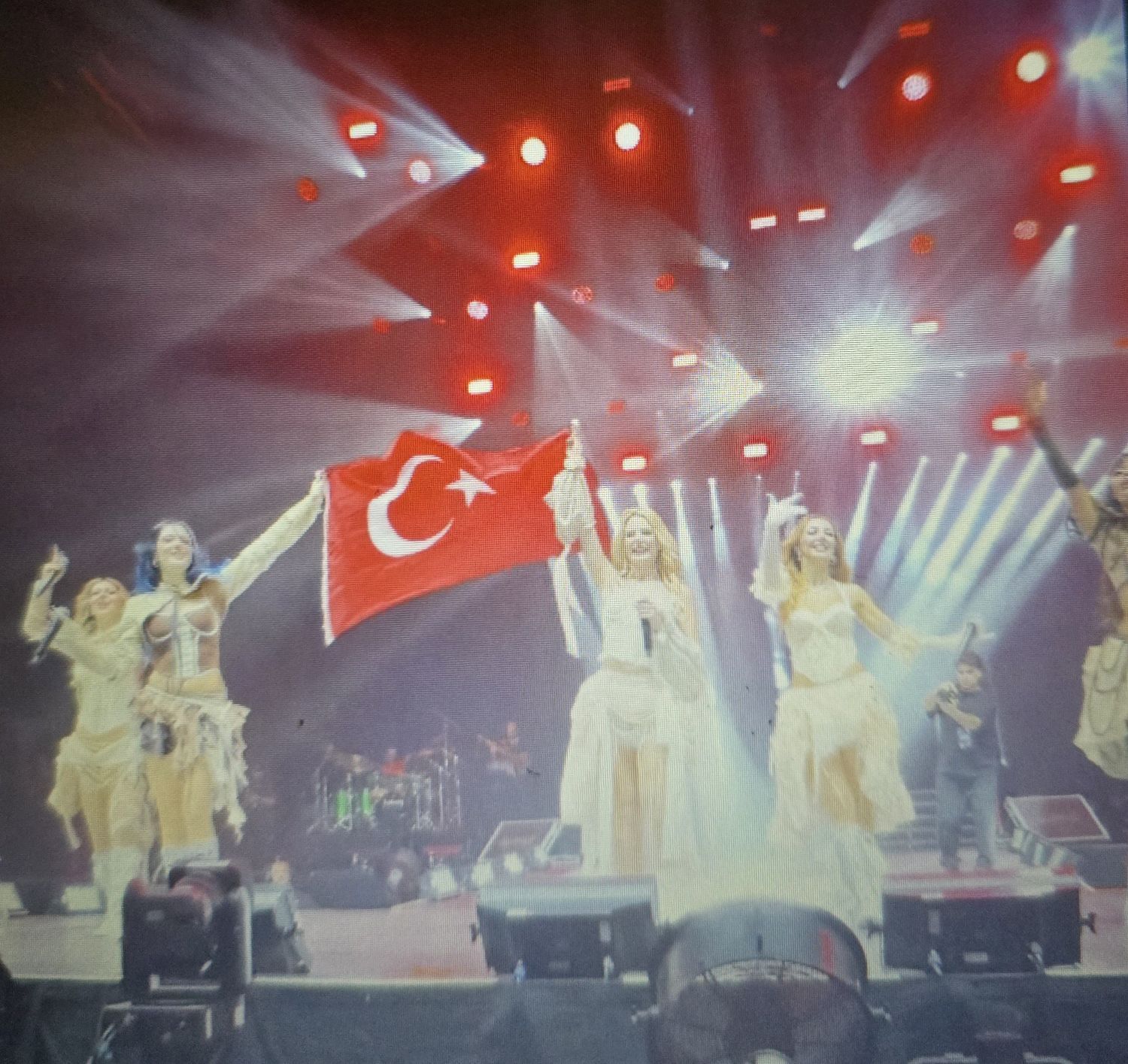 Manifest Ekran Görüntüsü Londra Wembley